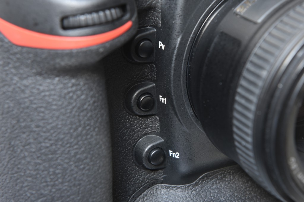 Nikon D5 buttons