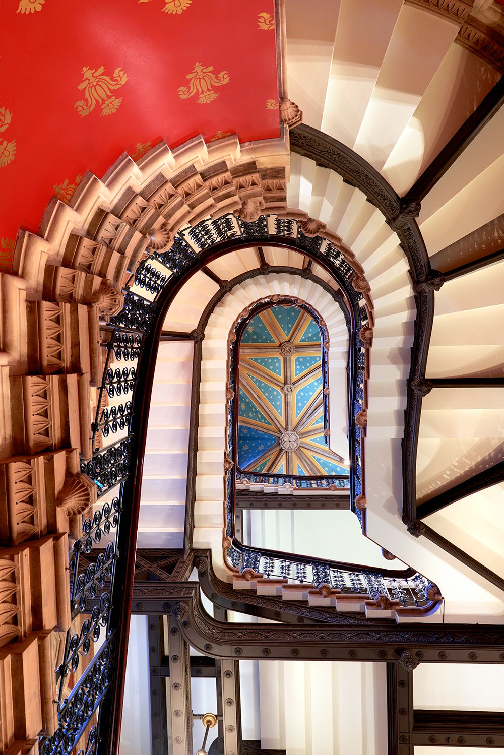 _St-Pancras-Renaissance-Hotel-LondonGrandStaircase_Copyright-Peter-Dazeley_Credit-photographer-Peter-Dazeley_cannot-be-used-without-written-permission-compressor