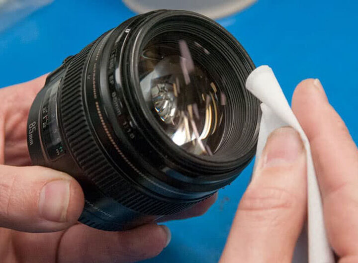 Tips & Tricks | How to clean a lens correctly image