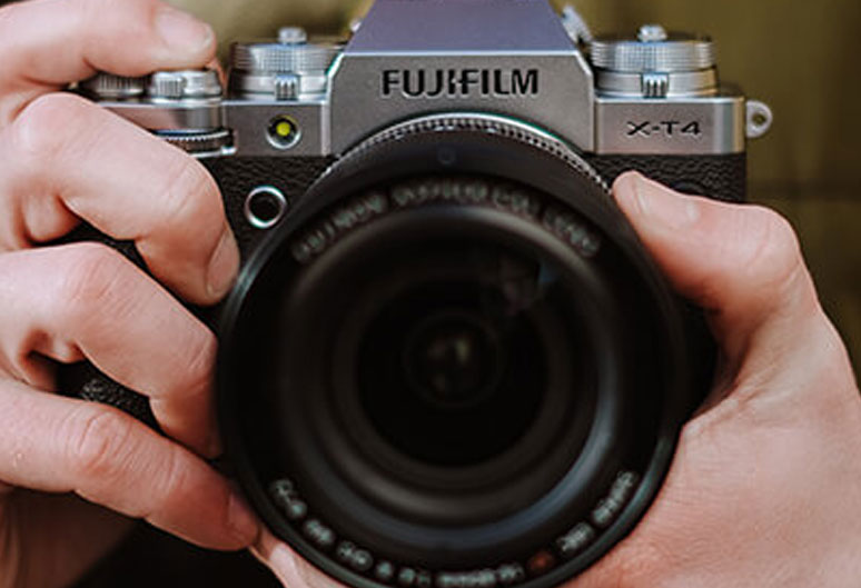 FUJIFILM X-T4 MIRRORLESS DIGITAL CAMERA