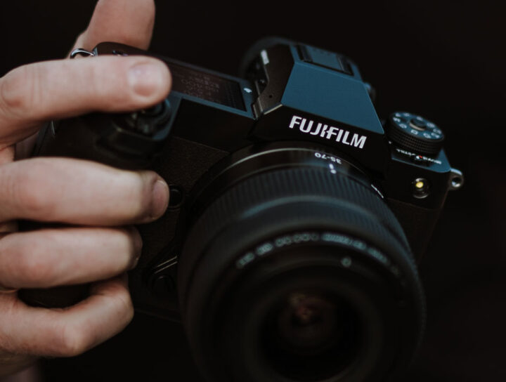 FUJIFILM GFX50S II MIRRORLESS DIGITAL CAMERA